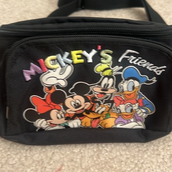 Mickey's Friends Fanny Pack Crossbody Bag Disney Cartoon Character‎ Belt Bag - Picture 2 of 8